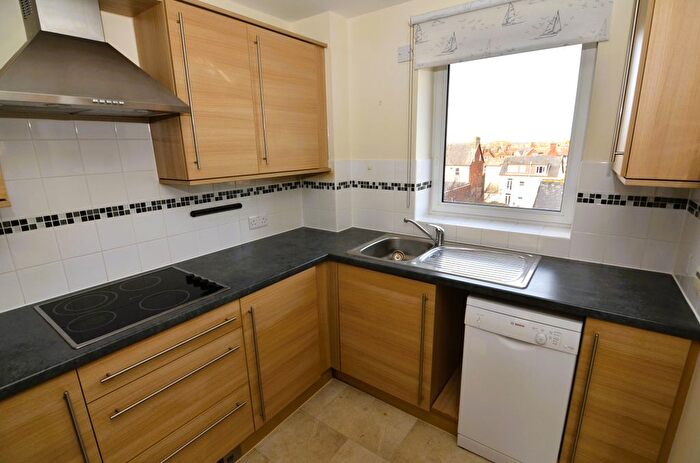 1 Bedroom Flat For Sale In Hamilton Gardens, Felixstowe, IP11
