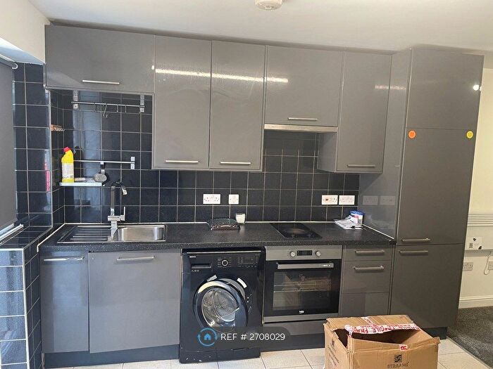 Studio To Rent In Dorchester Waye, Hayes, UB4