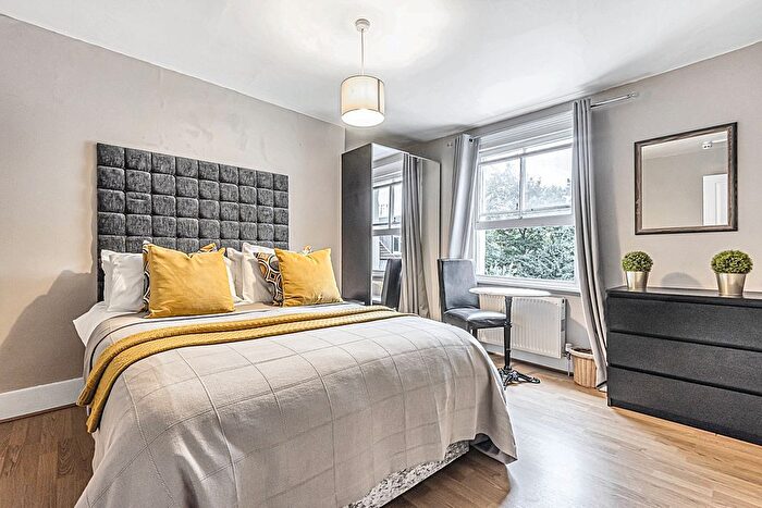 5 Bedroom End Of Terrace House To Rent In Margravine Gardens, West Kensington, London, W6