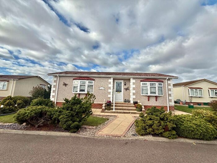 2 Bedroom Park Home For Sale In Kings Park, Canvey Island, SS8