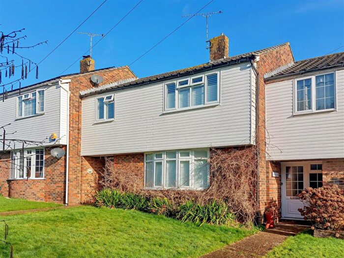 3 Bedroom Terraced House For Sale In Toddington Lane, Littlehampton, BN17