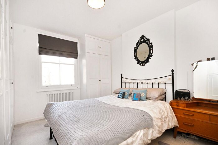 1 Bedroom Flat To Rent In Oberstein Road, Battersea, London, SW11