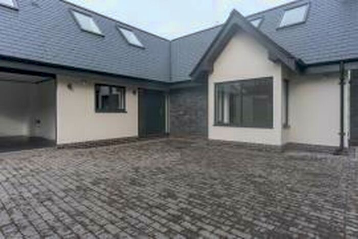 3 Bedroom House To Rent In Warwick Road, Knowle, Solihull, West Midlands, B93