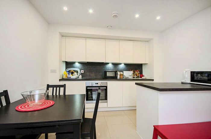 Studio To Rent In Shearwater Drive, Hendon, London, NW9