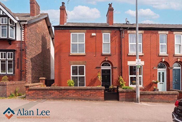 3 Bedroom End Of Terrace House For Sale In Buxton Road, Macclesfield, SK11