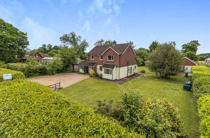 5 Bedroom Detached House For Sale In Petersfield Road, Monkwood, Alresford, Hampshire, SO24