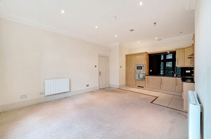 2 Bedroom Flat For Sale In Eton Court, Roseville Avenue, Harrogate, North Yorkshire, HG1