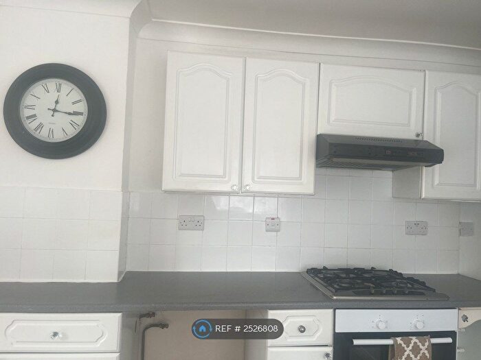 2 Bedroom Flat To Rent In Holme Road, London, E6