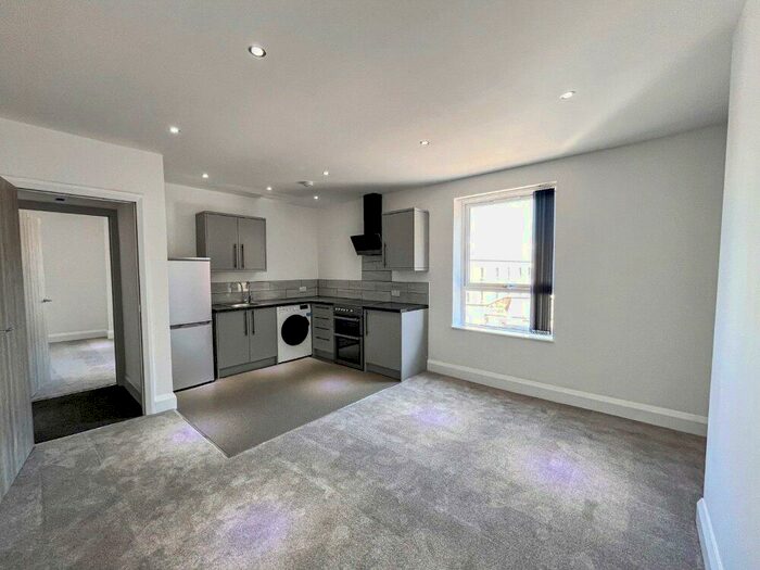 2 Bedroom Flat To Rent In Leicester Road, Loughborough, Leicestershire, LE11