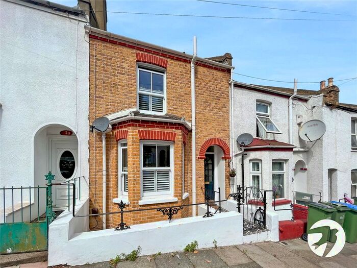 3 Bedroom Detached House To Rent In Sladedale Road, Plumstead, SE18