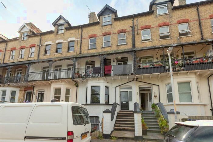 2 Bedroom Flat To Rent In Adrian Square, Westgate-On-Sea, CT8