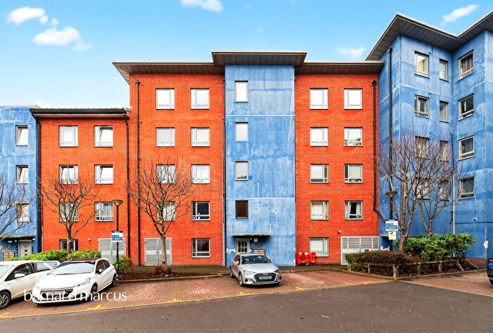 2 Bedroom Flat For Sale In Cleeve Way, Sutton, SM1