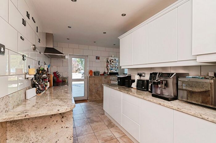3 Bedroom Bungalow For Sale In Hertford Drive, Fobbing, Stanford Le Hope, Essex, SS17