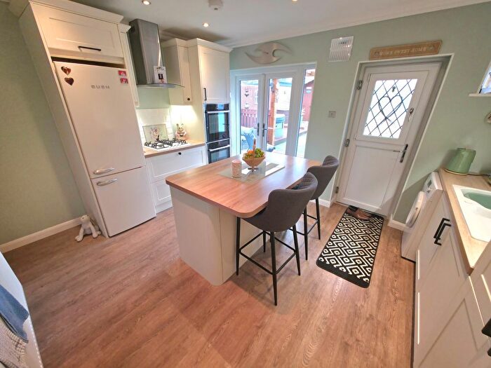 2 Bedroom Bungalow For Sale In Ash Green Lane, Coventry, Warwickshire, CV7