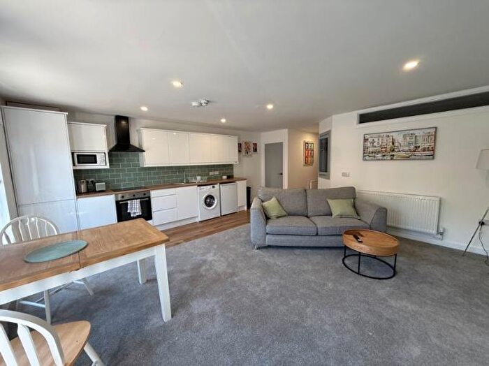 1 Bedroom Apartment To Rent In George Street, Hull, HU1