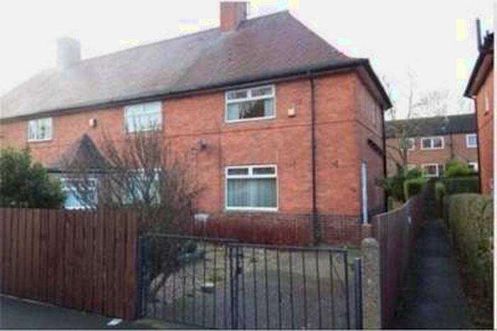 3 Bedroom House To Rent In Southwold Drive, Wollaton, NG8