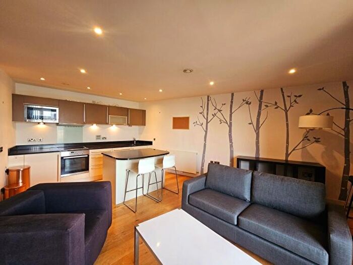 1 Bedroom Apartment For Sale In Candle House Wharf Approach Leeds, LS1
