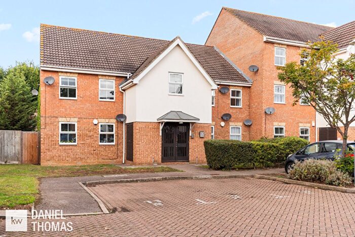 2 Bedroom Flat For Sale In Osprey Road, Waltham Abbey, EN9