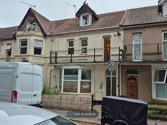 2 Bedroom Flat To Rent In Walpole Road, Bournemouth, BH1