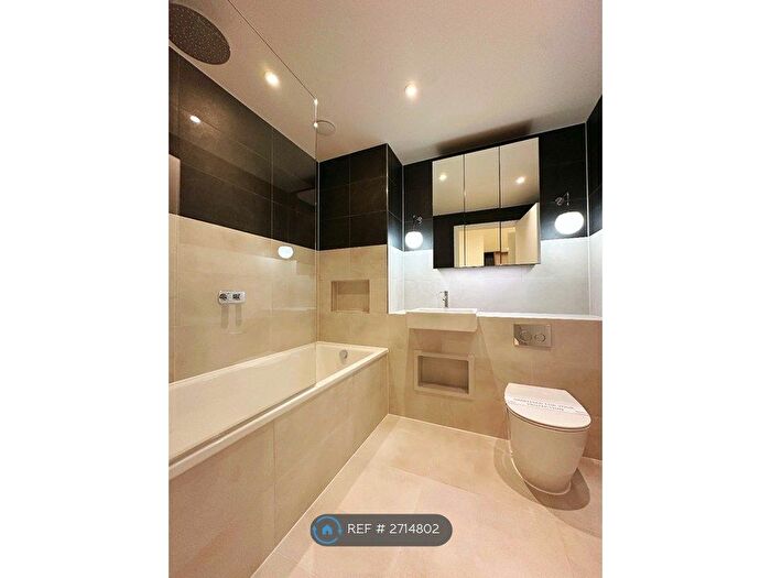 3 Bedroom Flat To Rent In Menara Point, London, E16