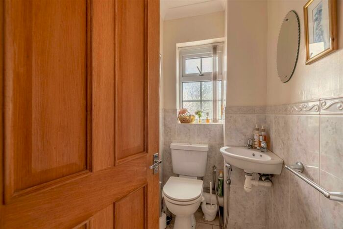 7 Bedroom House For Sale In Warfield, Bracknell, RG42