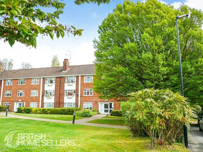 2 Bedroom Apartment For Sale In Northumbria Road, Maidenhead, Berkshire, SL6