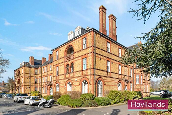 2 Bedroom Flat To Rent In Newsholme Drive, London, N21