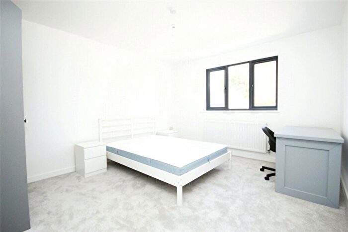 Property To Rent In Ibbetson Path, Loughton, IG10