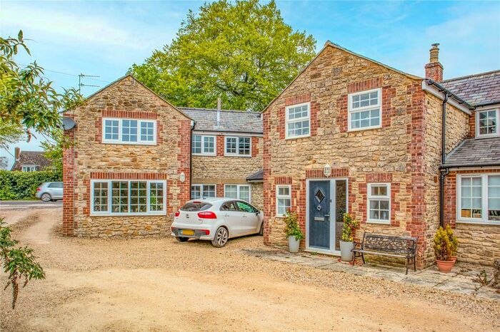 1 Bedroom Flat To Rent In Broad Bush, Blunsdon, Swindon, SN26