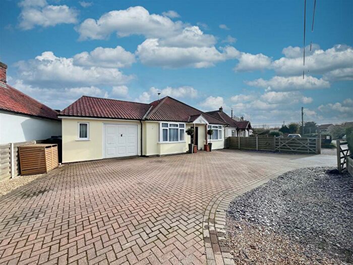 3 Bedroom Detached Bungalow For Sale In Grove Hill, Belstead, IP8