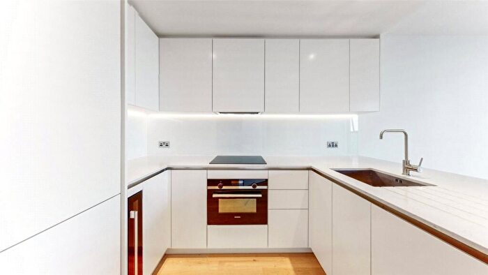 Flat For Sale In Hampton Tower, London, E14
