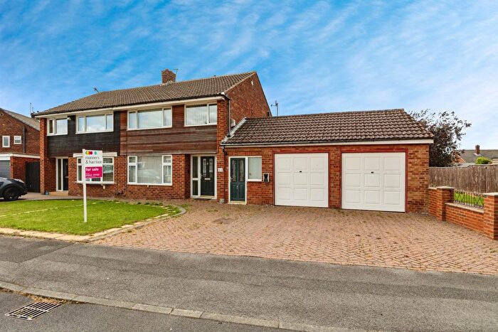 3 Bedroom Semi-Detached House For Sale In The Willows, Marton-In-Cleveland, Middlesbrough, TS7