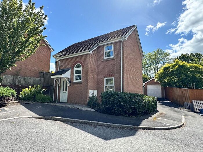 3 Bedroom Detached House For Sale In Parc Nant Y Felin, Ammanford, Carmarthenshire., SA18