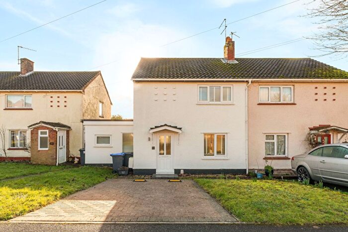 2 Bedroom Semi-Detached House For Sale In Bishopdown Road, Salisbury, SP1