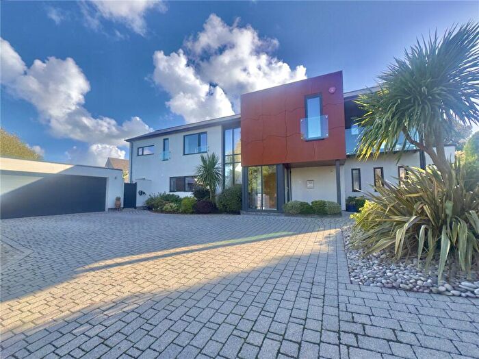 5 Bedroom Detached House For Sale In Kivernell Road, Milford On Sea, Lymington, Hampshire, SO41