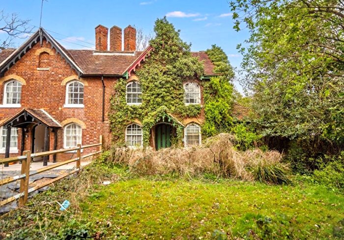 2 Bedroom Semi Detached House For Sale In Shipbourne Road, Tonbridge, Kent, TN10