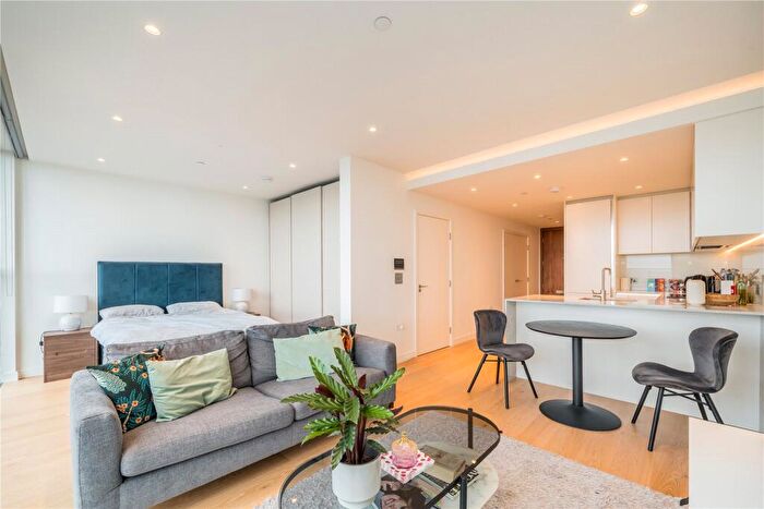 Apartment For Sale In Hampton Tower, Marsh Wall, London, E14
