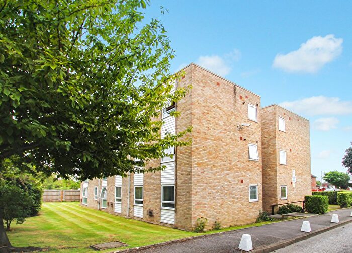 1 Bedroom Flat To Rent In Lambourn Grove, Kingston Upon Thames, Surrey, KT1