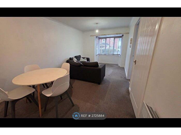 2 Bedroom Flat To Rent In Jesmond Place, Newcastle Upon Tyne, NE2