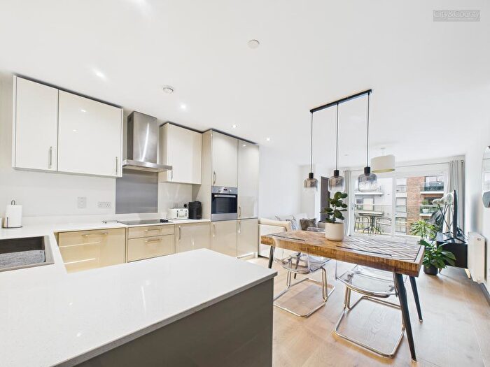 1 Bedroom Apartment For Sale In Clarkson, Peterborough, PE2