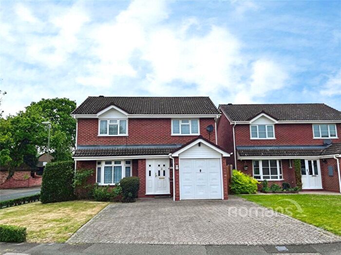 4 Bedroom Detached House To Rent In Merlin Way, Farnborough, GU14