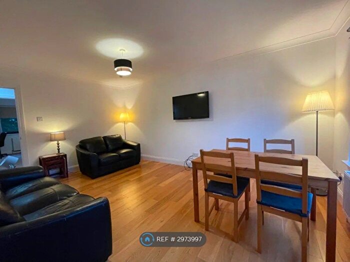 2 Bedroom Flat To Rent In Ferry Road, Glasgow, G3