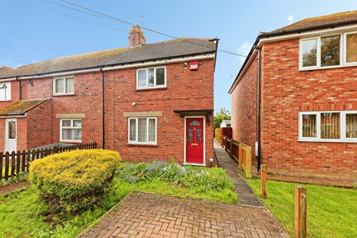3 Bedroom Semi Detached House For Sale In Chestnut Avenue, Blean, Canterbury, CT2