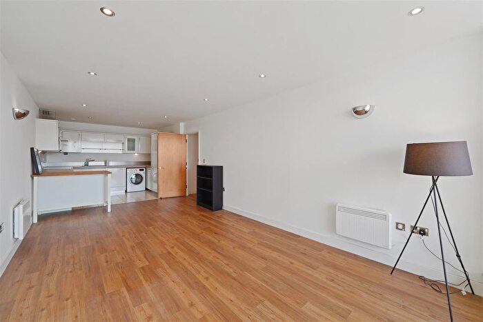 1 Bedroom Flat To Rent In Coral Apartments, Royal Victoria Dock, E16
