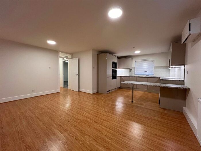1 Bedroom Flat To Rent In Wheatley Close, London, NW4