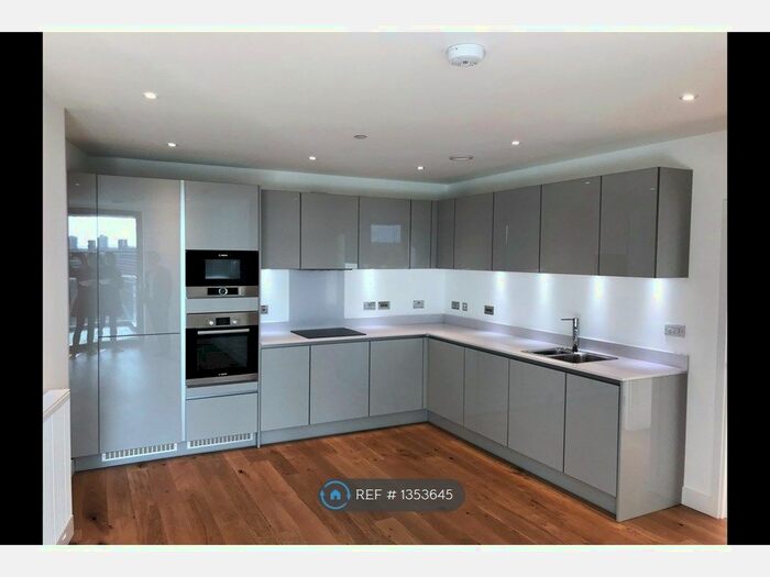 2 Bedroom Flat To Rent In Station Road, London, SE13
