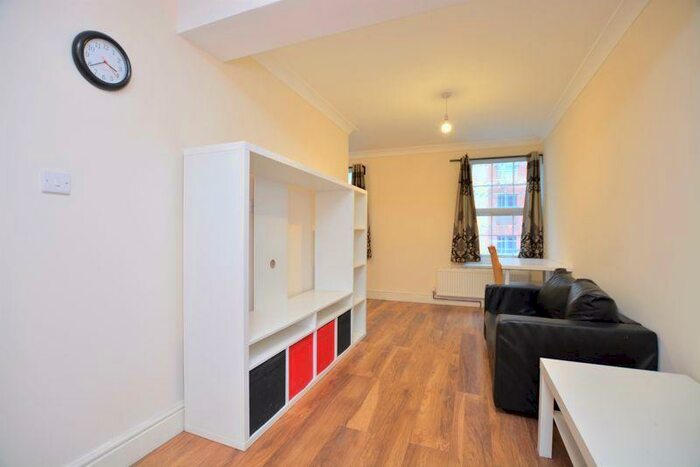 Studio To Rent In High Street, Slough, SL1