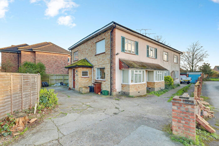 2 Bedroom Flat For Sale In London Road, Benfleet, SS7