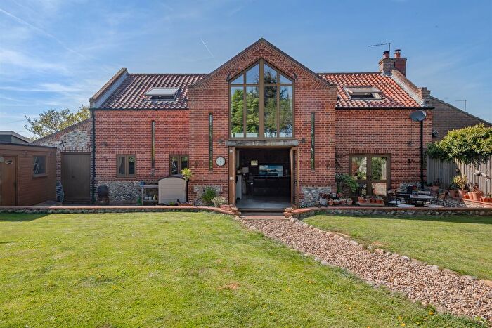3 Bedroom Barn Conversion For Sale In Grub Street, Happisburgh, Norwich, NR12