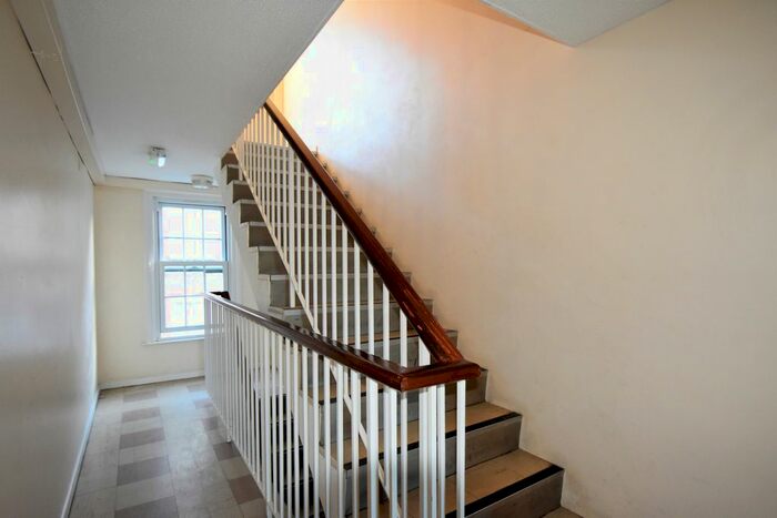 1 Bedroom Flat To Rent In 52 Lugley Street, Newport PO30